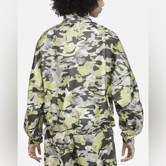 Nike Womens Camouflage‎ Windrunner Jacket Size XS - Cargo/Khaki - Picture 10 of 10